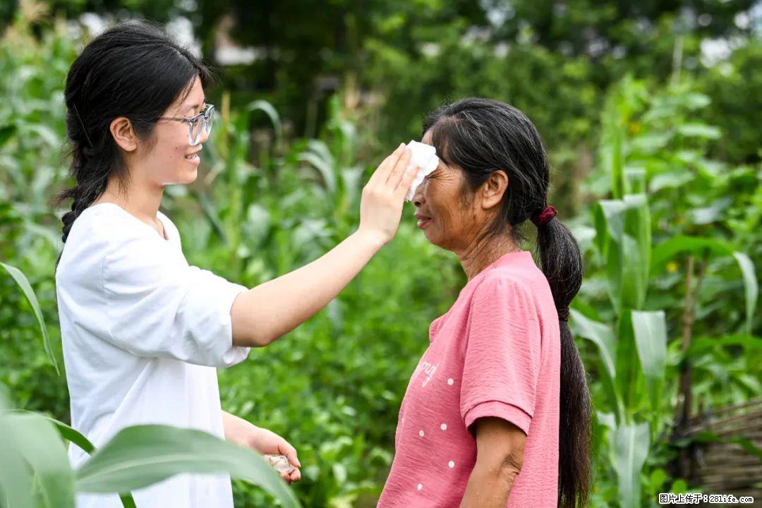 全网追的“扁担女孩”，找了一份暑假工，时薪12元 - 佳木斯生活资讯 - 佳木斯28生活网 jms.28life.com